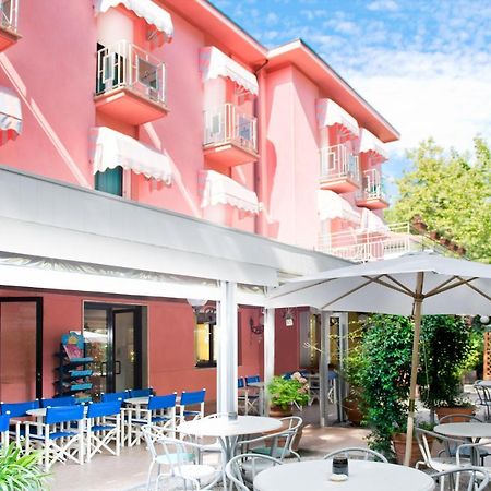 Hotel Villa Rosa 체제나티코 외부 사진