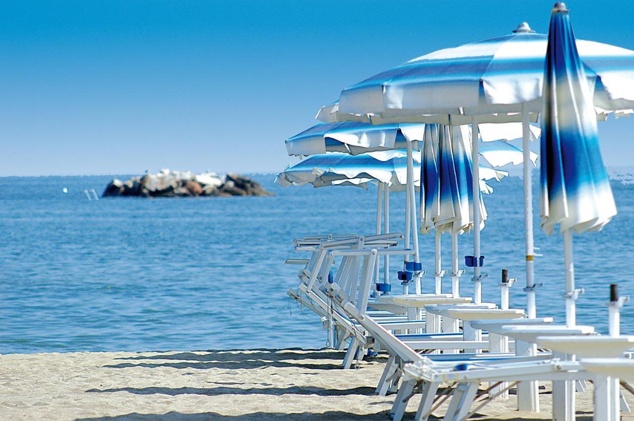 Hotel Villa Rosa 체제나티코 외부 사진