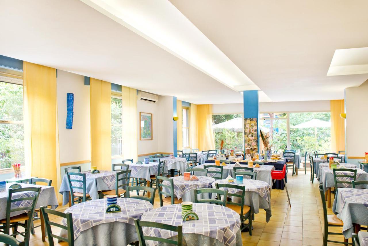 Hotel Villa Rosa 체제나티코 외부 사진